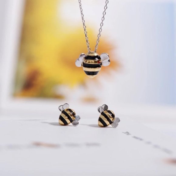 14k Gold Adorable Striped Bee Sterling Silver Necklace - Picture 4 of 8
